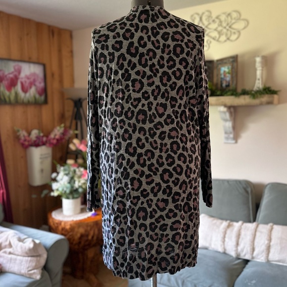 Slub Boyfriend Cardigan Button-Front sweater - Picture 2 of 12